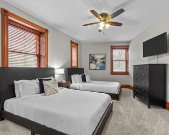The Game Room Getaway | Jz Vacation Rentals - San Luis