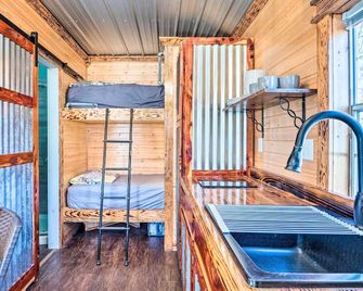 Sunny 'Catfish Cabin' w/ Views of Toledo Bend - Many - Spa