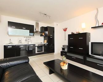 Apartment Casta Diva-1 by Interhome - Cannes - Phòng bếp