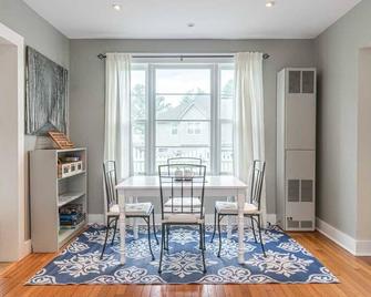 Bracewood Cottages @ Crystal Beach - Crystal Beach - Dining room