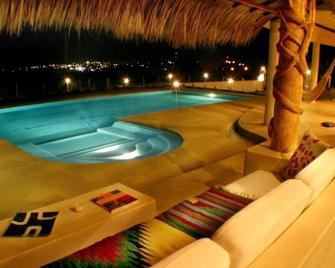 2 Level Suite, Villa Casanuna, Starlink, Tennis court, Security, Tropical luxury - Puerto Escondido - Piscina