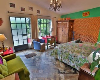 Majikal B&B - Guatemaya - Τσολούλα