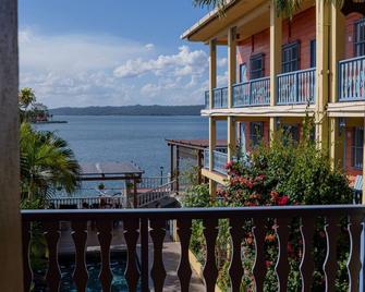 Hotel Casona de La Isla - Flores - Balkon