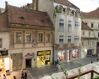 House 54 - Braşov - Building