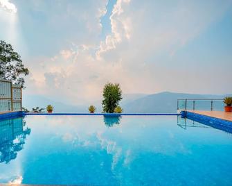 Cloud Mist Resort and Spa - Wai - Piscina