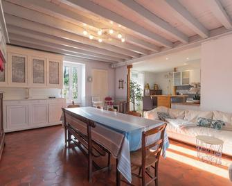 La Maison du Soleil avec Jacuzzi 6p - Oloron-Sainte-Marie - Essbereich