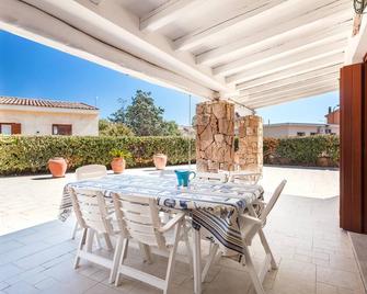 Casa Isabella villa con dependance - Porto San Paolo - Patio