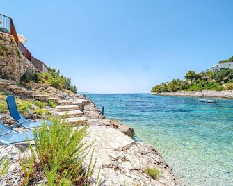 Awesome Home In Korcula - Blato - Балкон