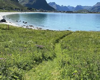 Cozy studio in Lofoten - near Ramberg Beach - Ramberg - Vista del exterior