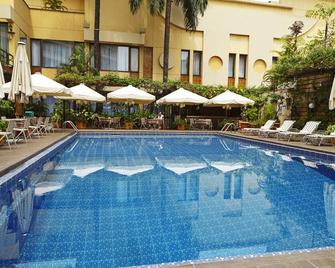 Hotel Memling - Kinshasa - Bazén
