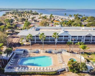 U113- Twisted Palm - Private Beach Resort- ground unit - Ruskin - Pool