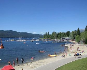 In town deep woods seclusion, 2br+sleeping loft - McCall - Beach