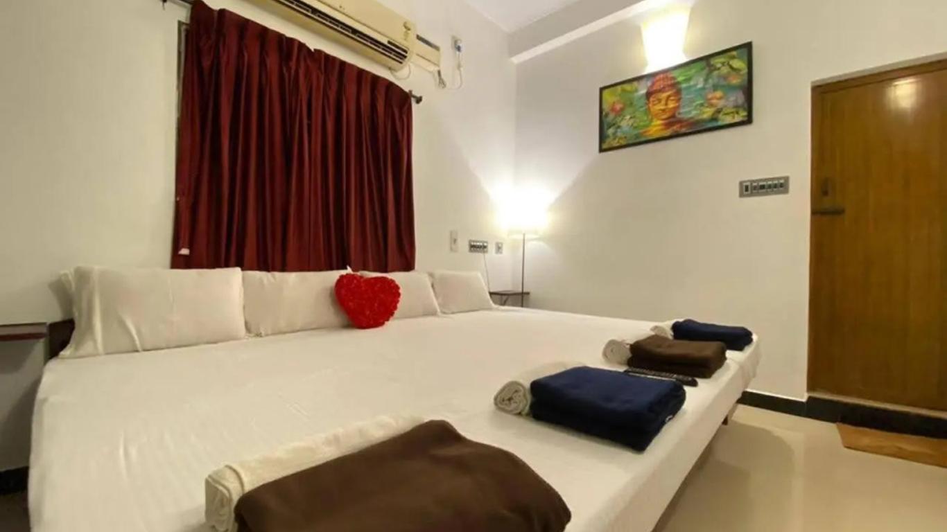 La Paradise Residency