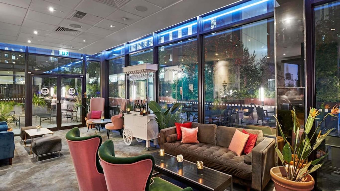 Novotel London West