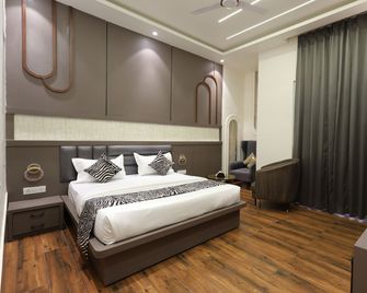 Hotel Marina - Meerut