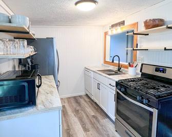 Newly Remodeled Cabin Steps from Sylvan Lake - Rome City - Cocina