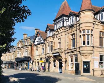 Finest Retreats - Peak Dale Apartment - Matlock - Building