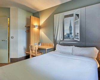 B&B HOTEL Caen Mémorial - Saint-Contest - Bedroom