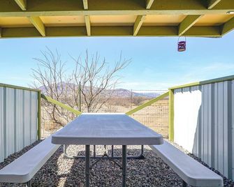 Tiny Town Cottages in Rodeo: 'Birder's Nest' - Rodeo - Balcón
