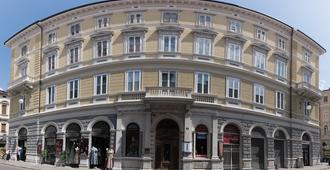 Nuovo Albergo Centro - Trieste - Building
