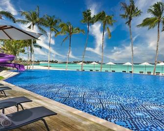 Twin Studio on Beachfront with Modern Comforts - Maafushi - Pool