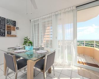 Ocean & Mountains View, Marina, Ferry, Vista Mar, Costa Esmeralda - Ceiba - Dining room