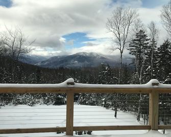 Newer Home - Keene, Keene Valley, Lake Placid Area - Keene - Balcón