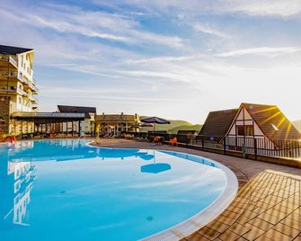 Cozy Eifel Escape with Pool - Heimbach - Pool