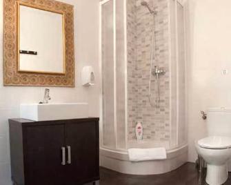 Ch Hostal Victoria - Cuenca - Phòng tắm