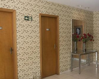 Grand Enio Hotel e Cantina - Varginha - Passadís