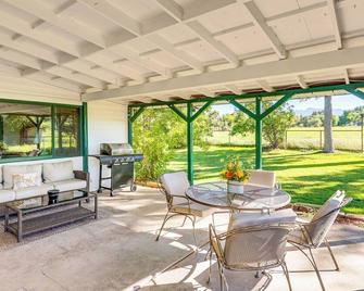 Patio and Mountain Views Farmhouse in Mancos! - Mancos - Patio
