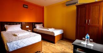 Everest Holiday Inn - Kathmandu - Bedroom
