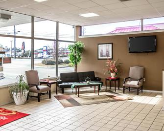Rodeway Inn & Suites - Wilmington - Lobby