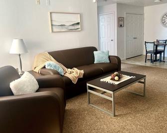 Upstairs 2-bed 2-bath Near CMU - Mount Pleasant