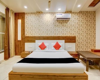 Hotel O Paris Inn - Hisar - Bedroom