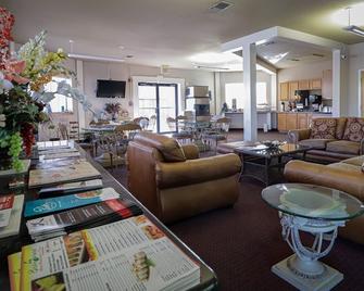 University Inn & Suites - San Antonio - Sala de estar
