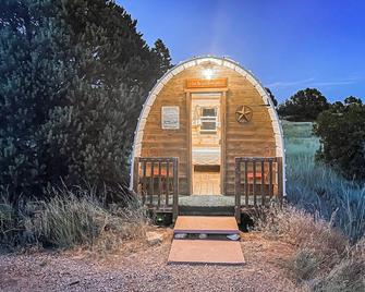 Western Covered Wagon - Monticello - Building