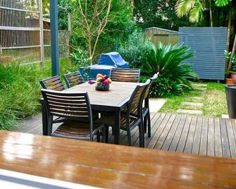 Leafy streets but so close to the Harbour - North Sydney - Patio