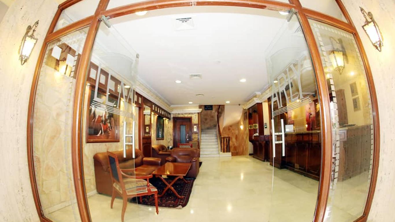 Le Marly Hotel