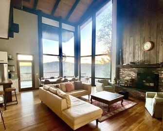 Private 6 bedroom Chalet 5min to Mt Snow - Dover - Salon