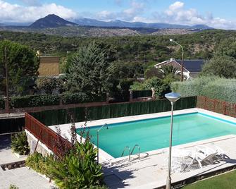 Ideal Villa Groups Or Families. Pool And Garden - Almorox - Piscina