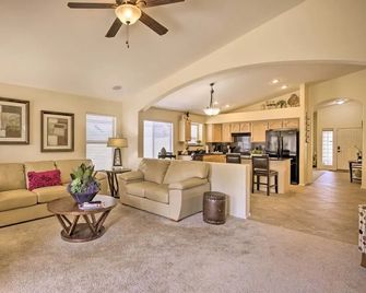 Chic Maricopa Getaway With Outdoor Oasis - Maricopa