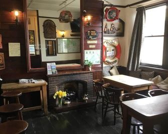 The Dock Inn - Penzance - Bar