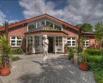 Hotel Landrestaurant Schnittker - Delbrück - Building