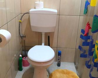 Logerthine Studio Suriname - Paramaribo - Badkamer