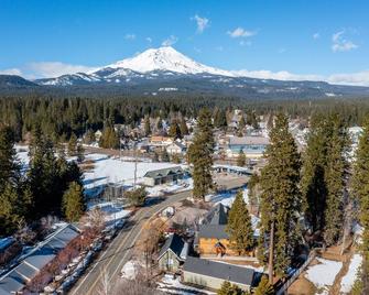 Shasta View Lodge - Cabin 5 - McCloud