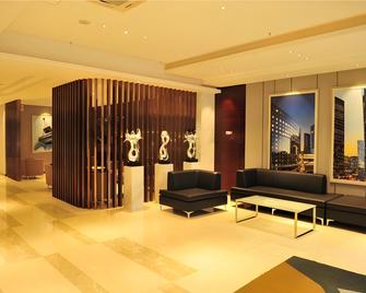 Iu Hotel Zhengzhou Lvcheng Square Metro Station - Trịnh Châu - Hành lang