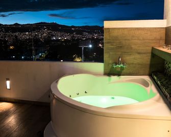 Hotel Toscana Plaza - Santiago de Cali