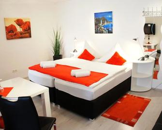 Hotel Berlin - Schwetzingen - Bedroom