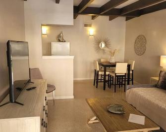 Cwb Retreats At Baymont Lofts - Loft D - Clearwater